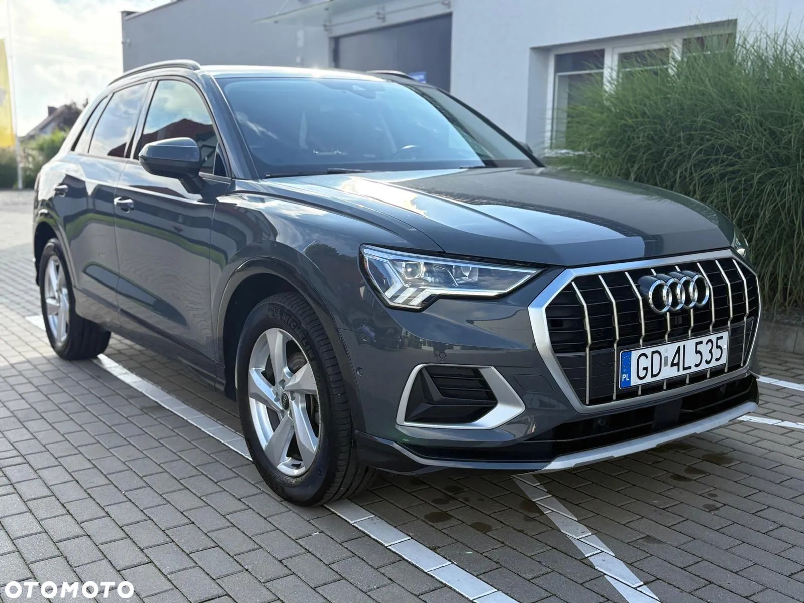 Audi Q3 35 TFSI - 1