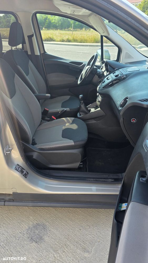 Ford Transit Connect - 10