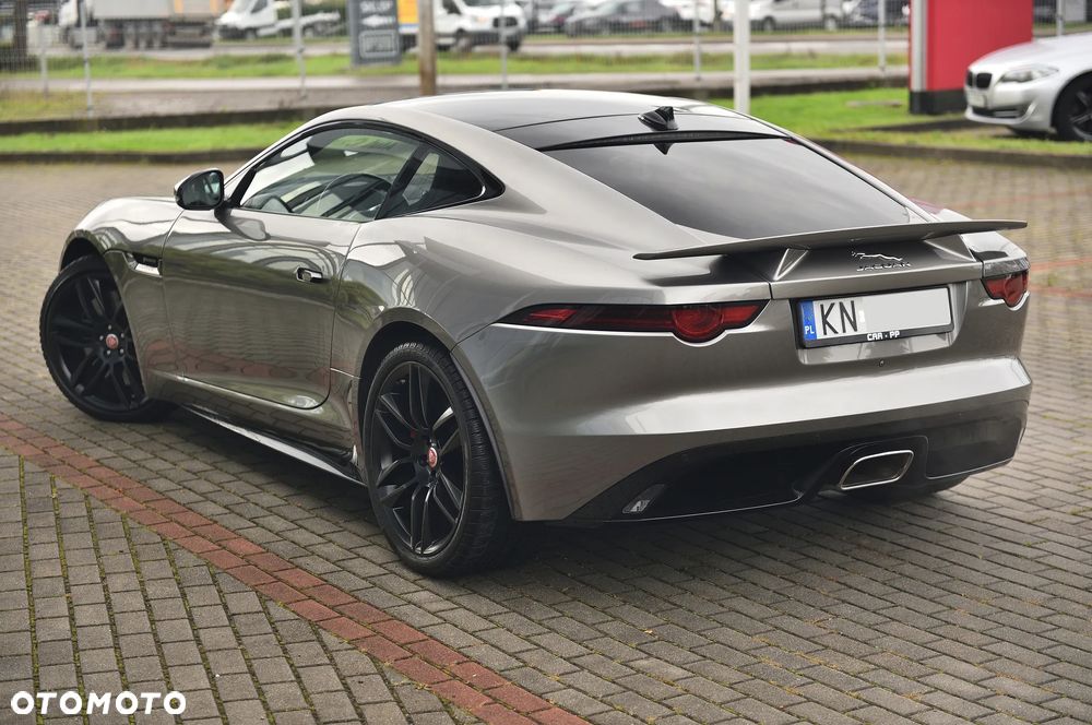 Jaguar F-Type Coupe P300 R-Dynamic - 13