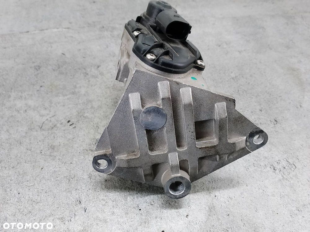 ZAWÓR EGR VW PASSAT B6 2.0 FSI - 2