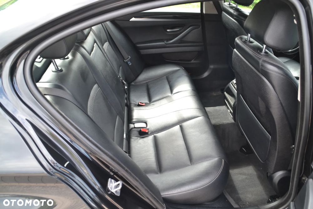 BMW Seria 5 520d Luxury Line - 30