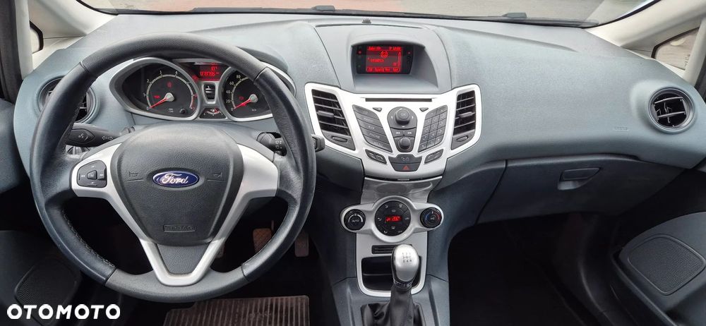 Ford Fiesta - 11