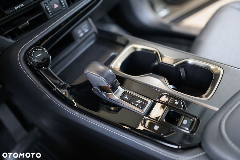 Lexus NX 350h Business AWD - 22