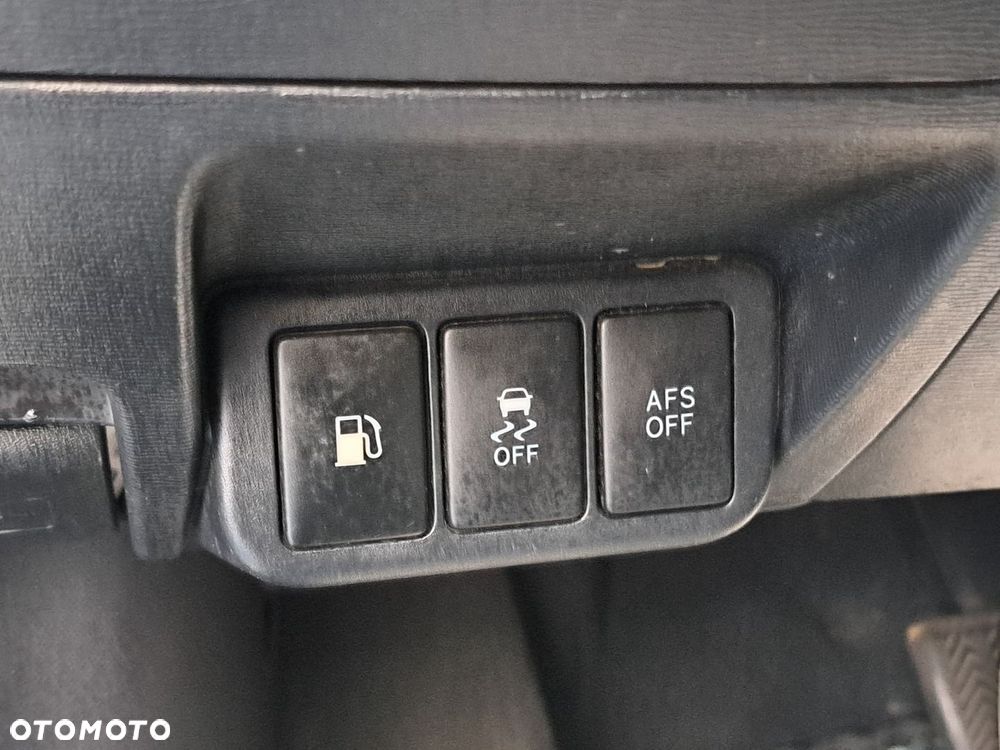 Toyota Avensis 2.0 Premium MS - 16