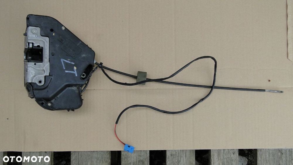 MERCEDES E-KLASA W211 SEDAN ZAMEK DRZWI LEWY TYŁ 02-09 EUROPA - 1