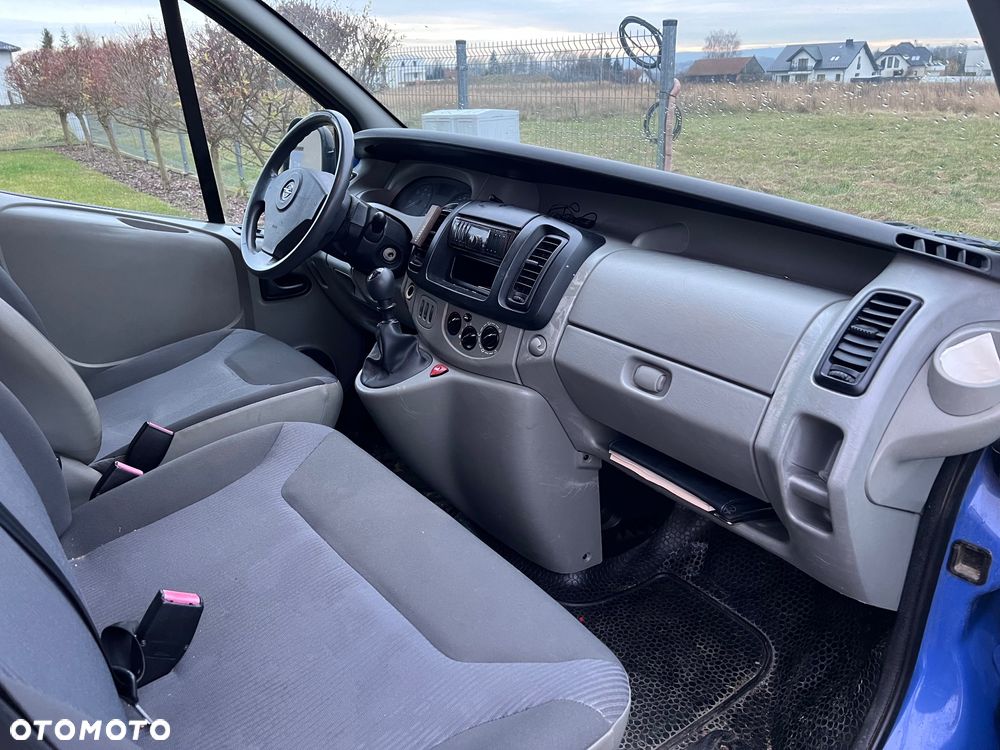 Opel Vivaro - 8