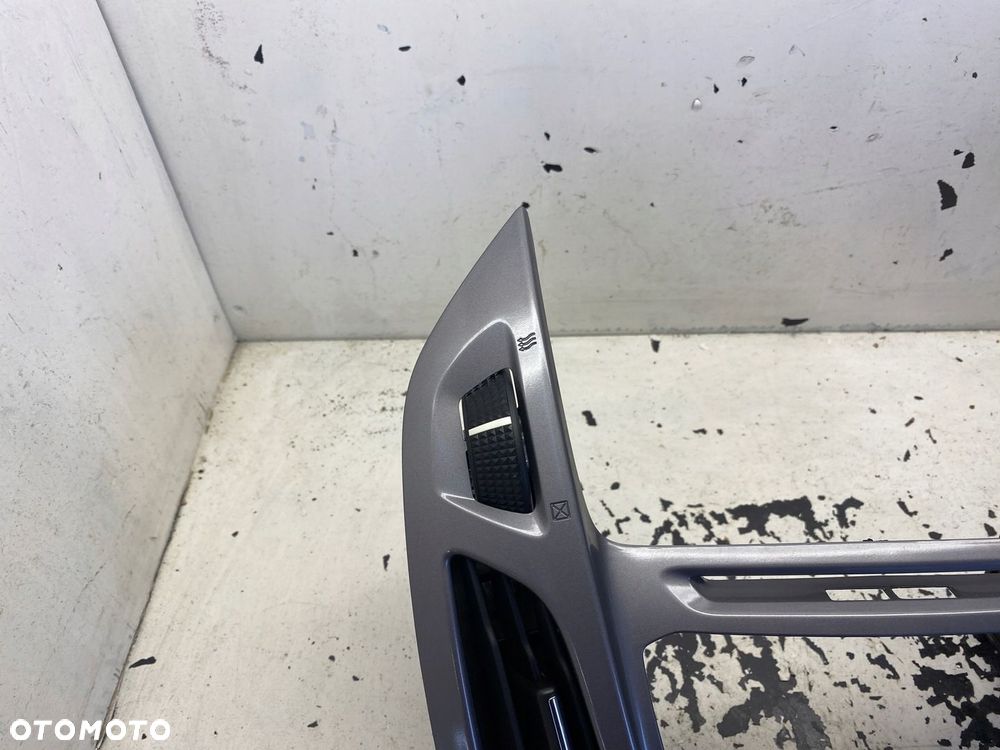 FORD TRANSIT CONNECT MK2 KRATKI NAWIEWU PANELU ŚRODKOWEGO - 2