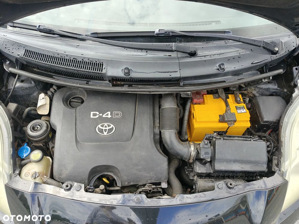 Toyota Yaris - 25