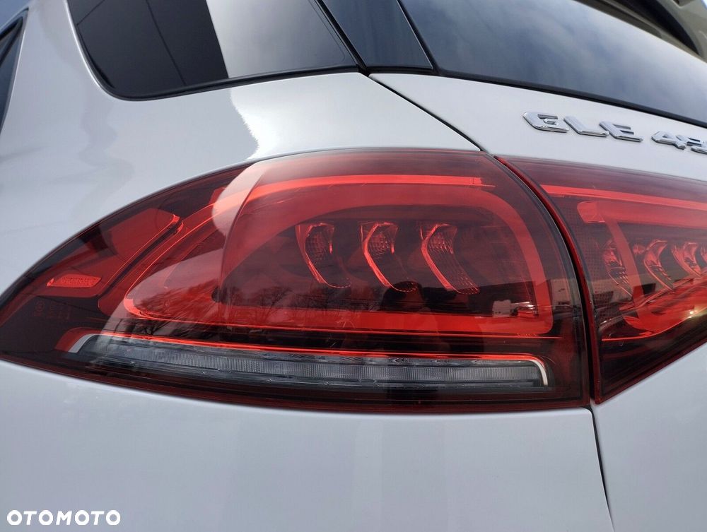 Mercedes-Benz GLE - 11