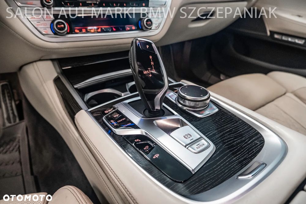 BMW Seria 7 750d xDrive - 17