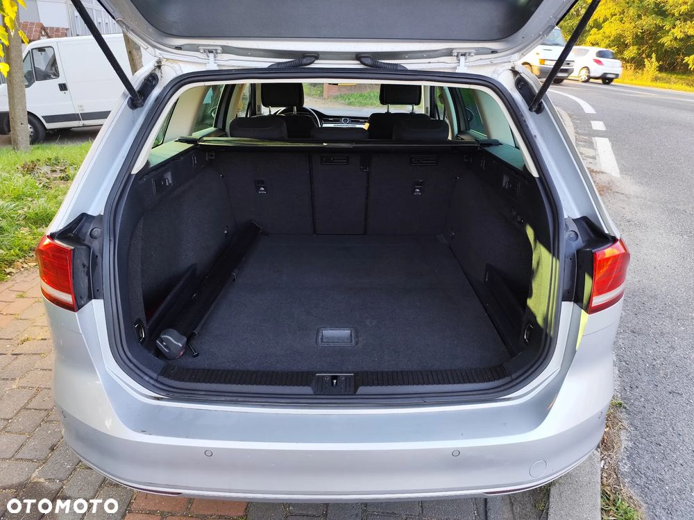 Volkswagen Passat 2.0 TDI SCR Comfortline - 9