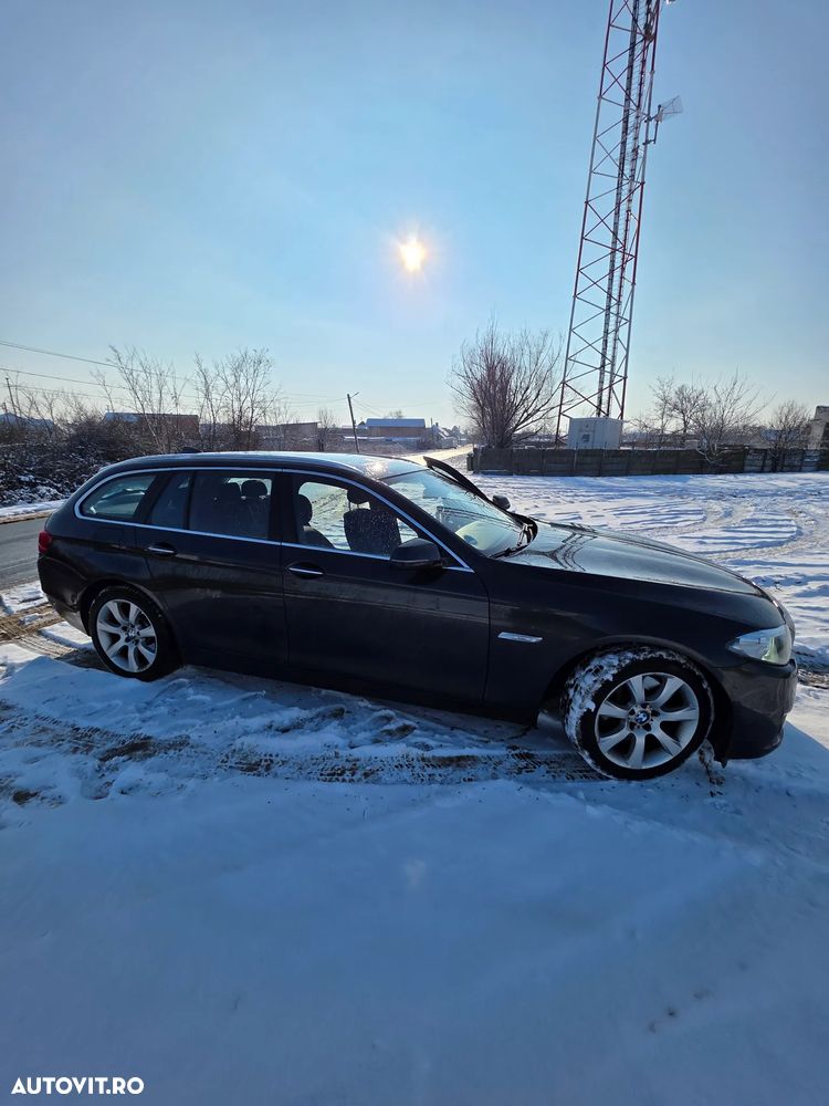 BMW Seria 5 525d xDrive - 13