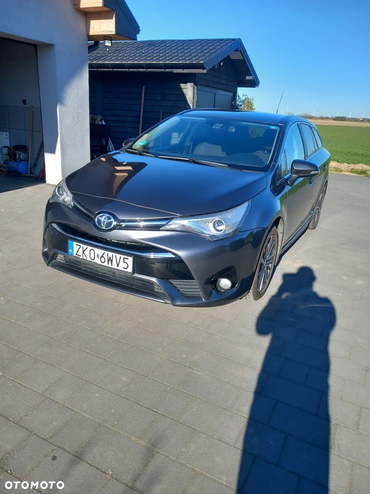 Toyota Avensis - 1
