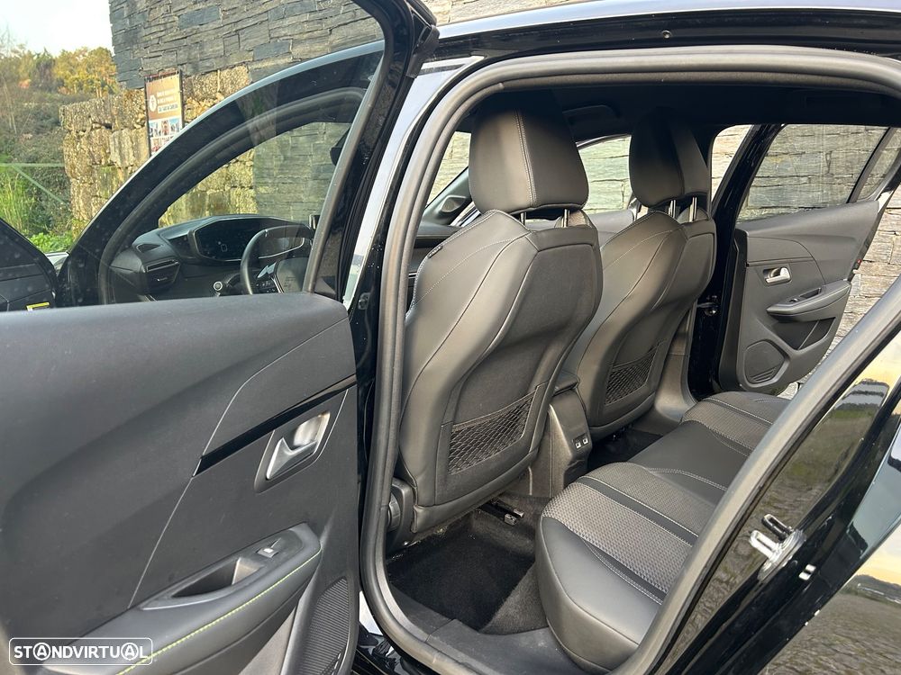 Peugeot e-208 50 kWh GT - 13