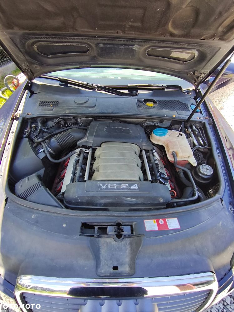 Audi A6 Avant 2.4 - 16