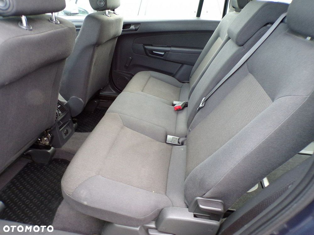 Opel Zafira - 24