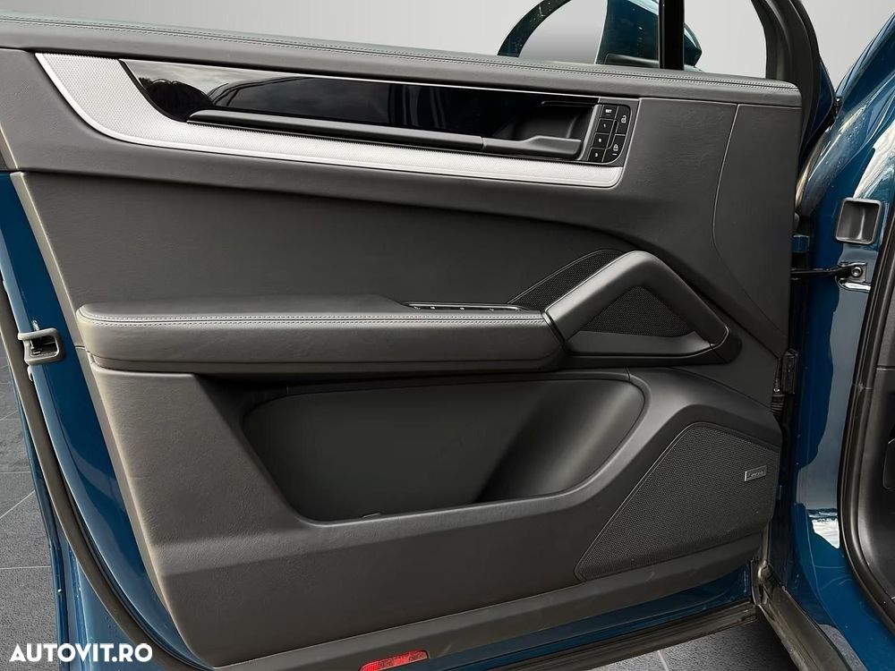 Porsche Cayenne Coupe E-Hybrid - 16