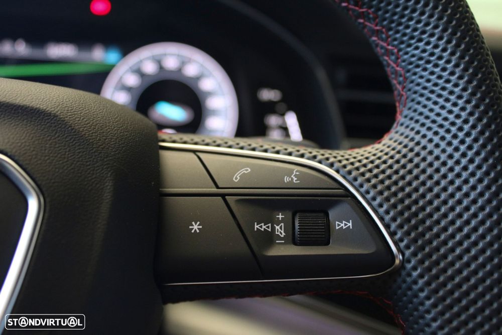 Audi Q8 55 TFSIe quattro Tiptronic - 31