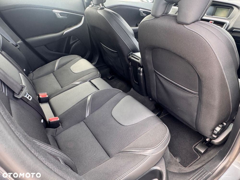 Volvo V40 D2 Kinetic - 29