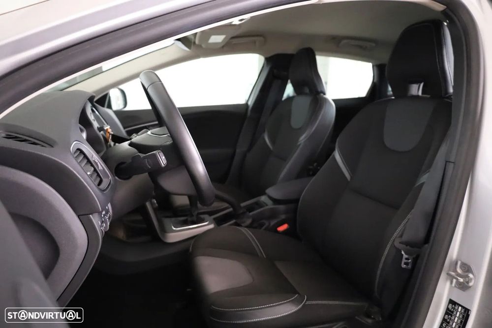 Volvo V40 2.0 D2 Momentum - 23