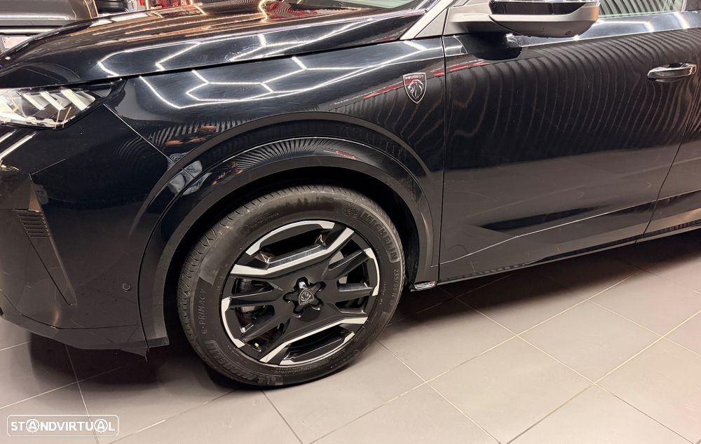 Peugeot E-3008 210 GT EXCLUSIVE - 4