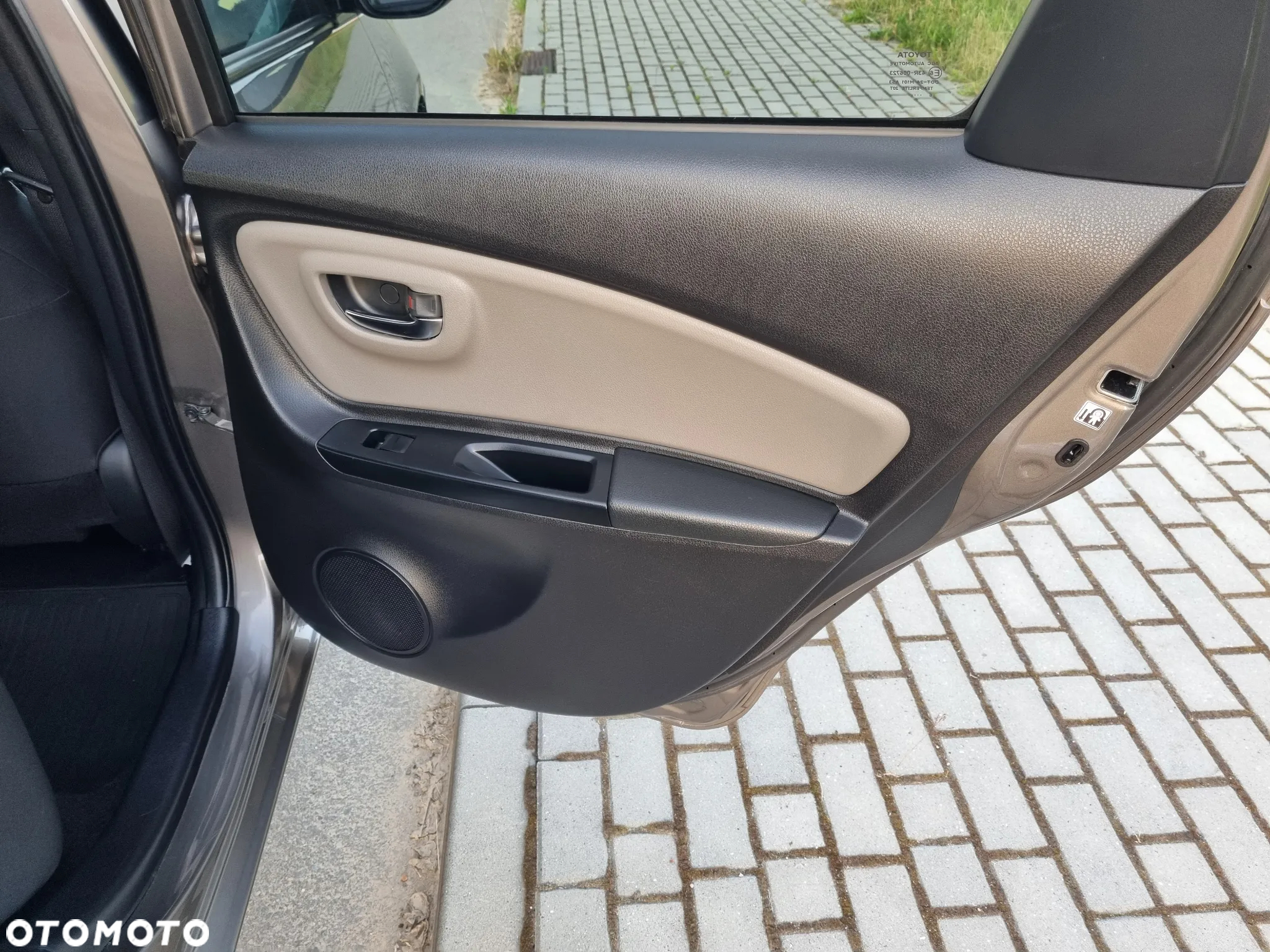 Toyota Yaris 1.33 Selection Platinum - 12