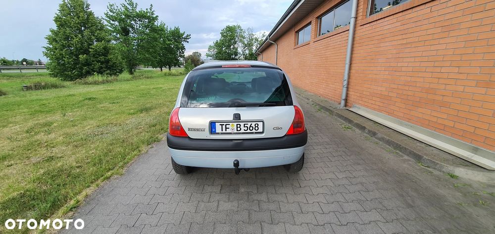 Renault Clio - 7