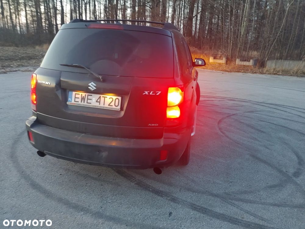 Suzuki XL7 - 17