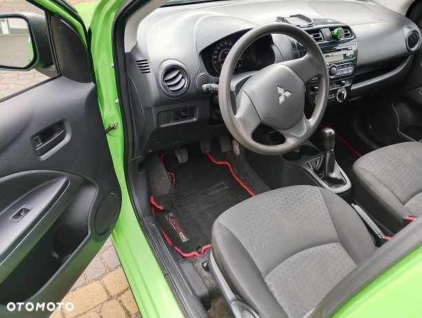 Mitsubishi Space Star - 10