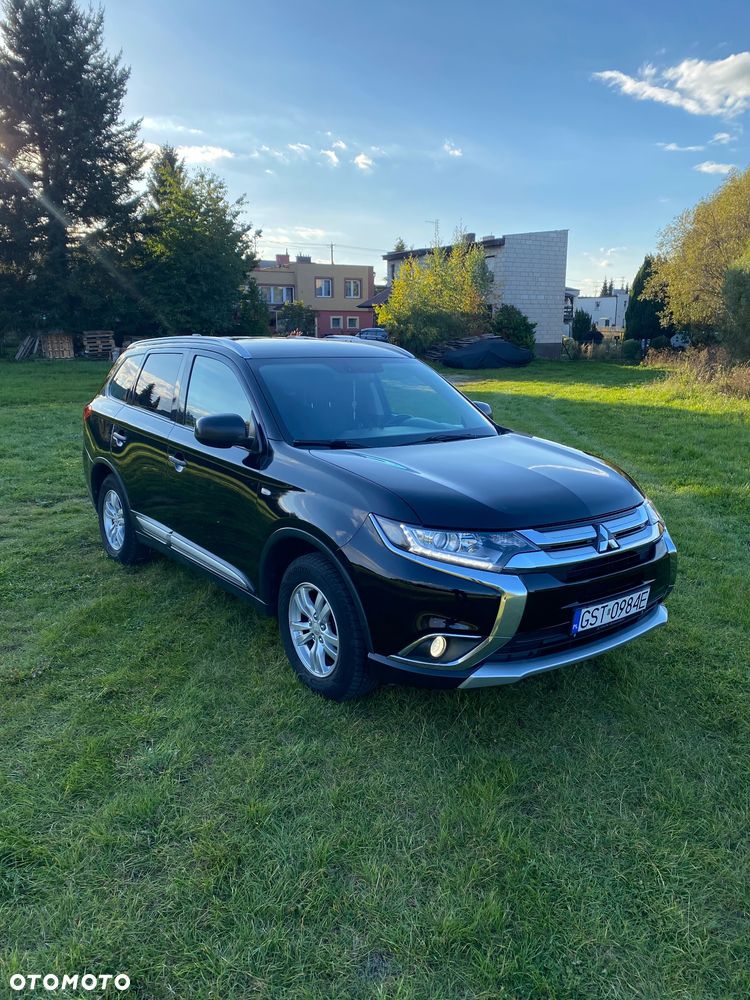 Mitsubishi Outlander 2.0 Invite + 2WD - 3