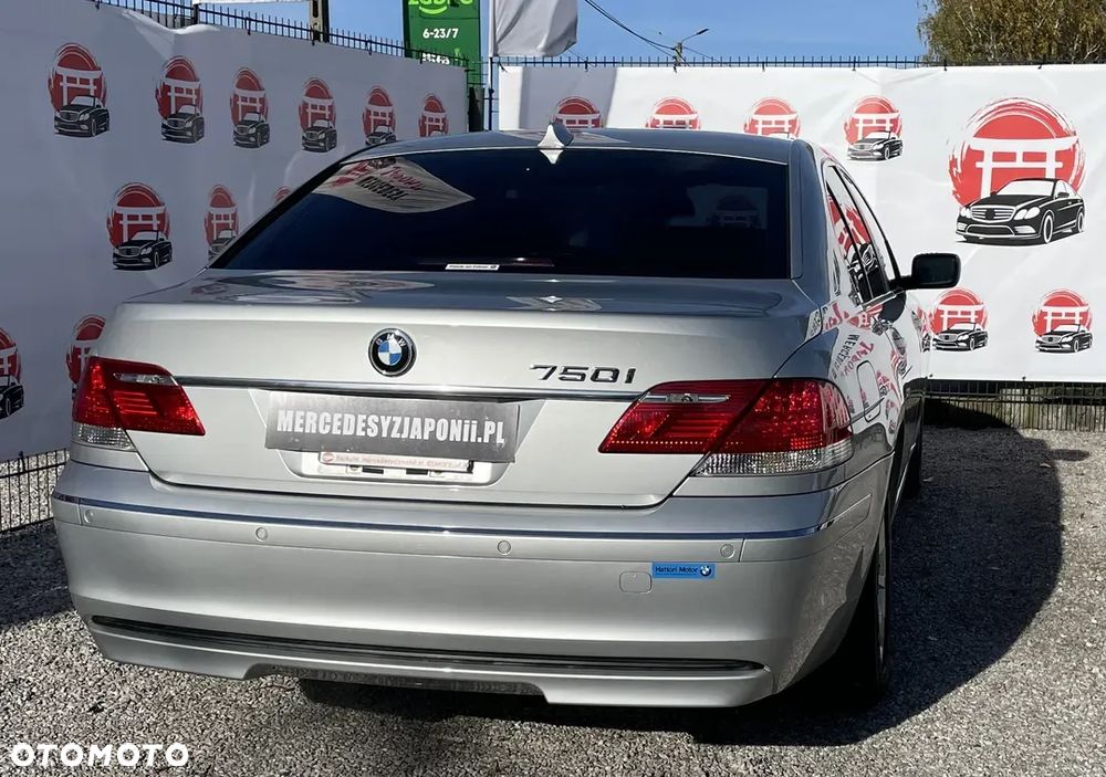 BMW Seria 7 750i - 7