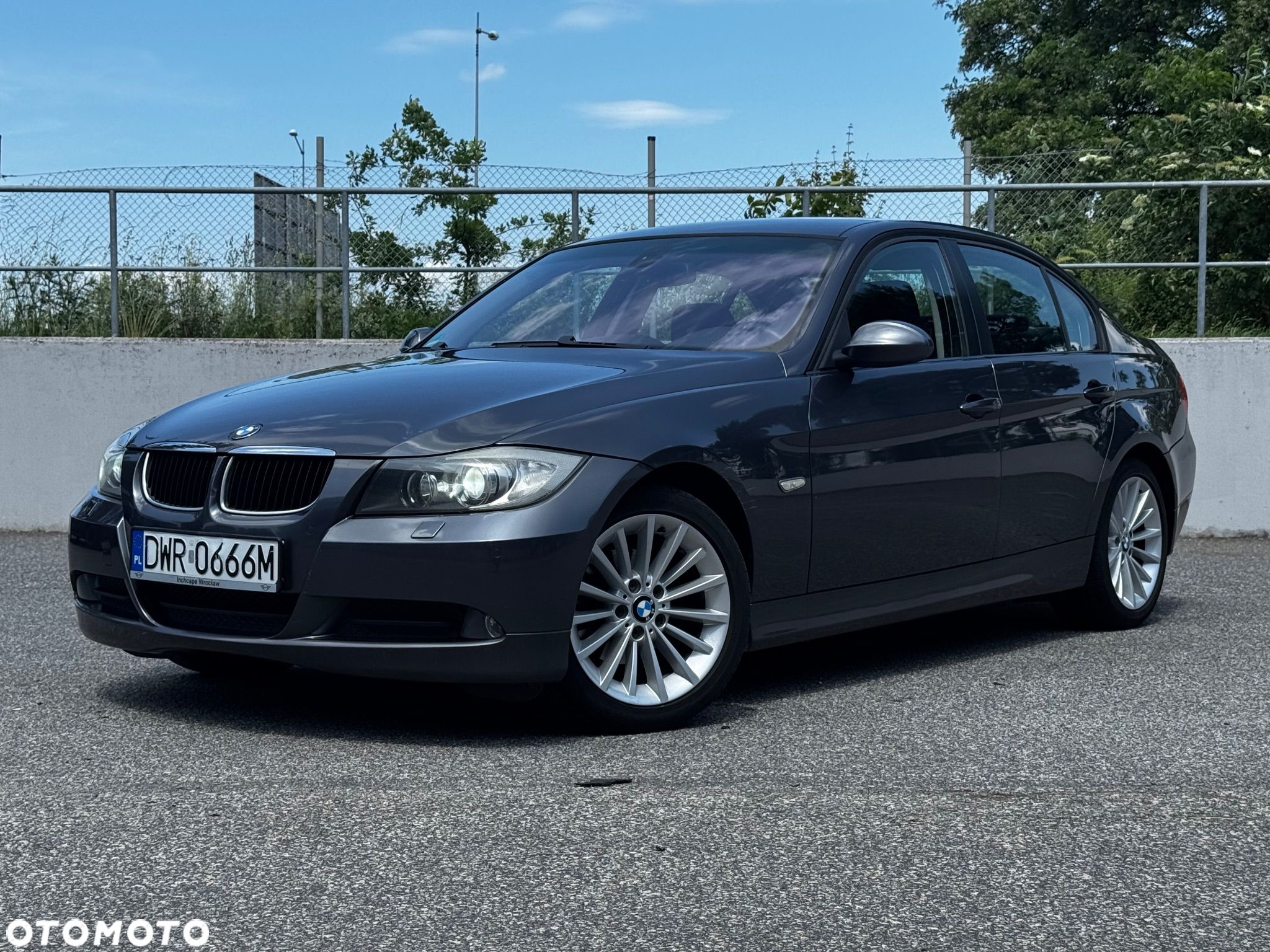 BMW Seria 3 318i Touring - 1