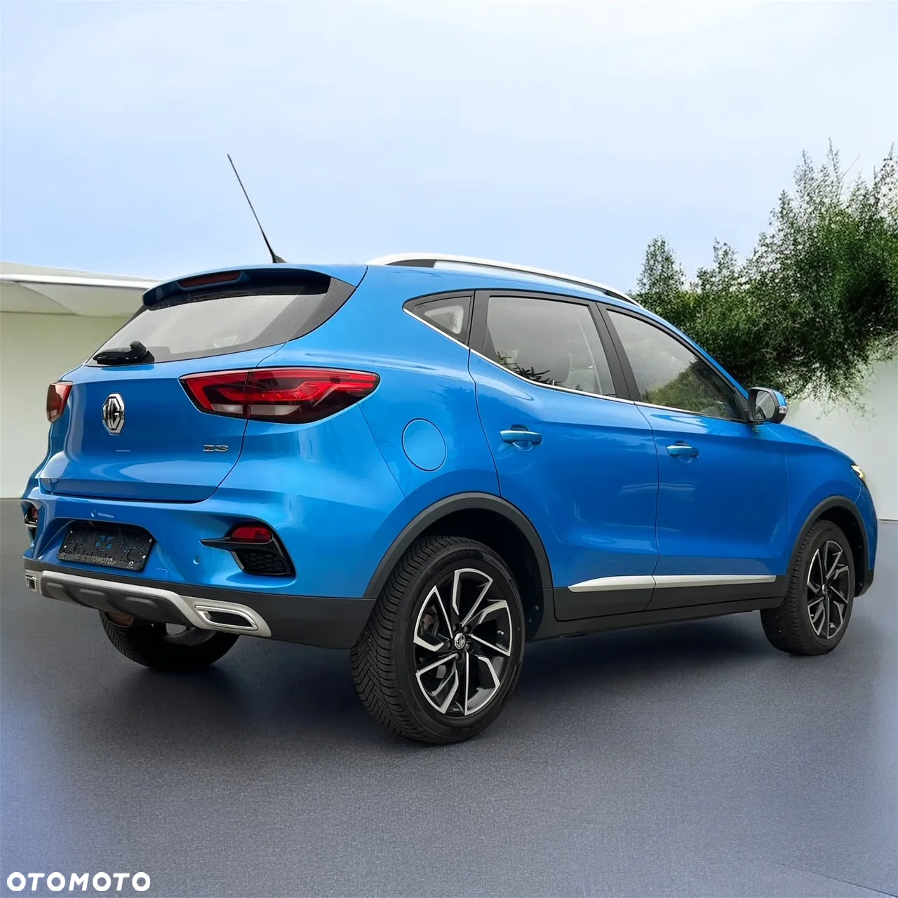 MG ZS - 8
