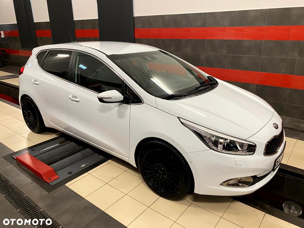 Kia Ceed 1.6 GDI Platinum Edition - 5