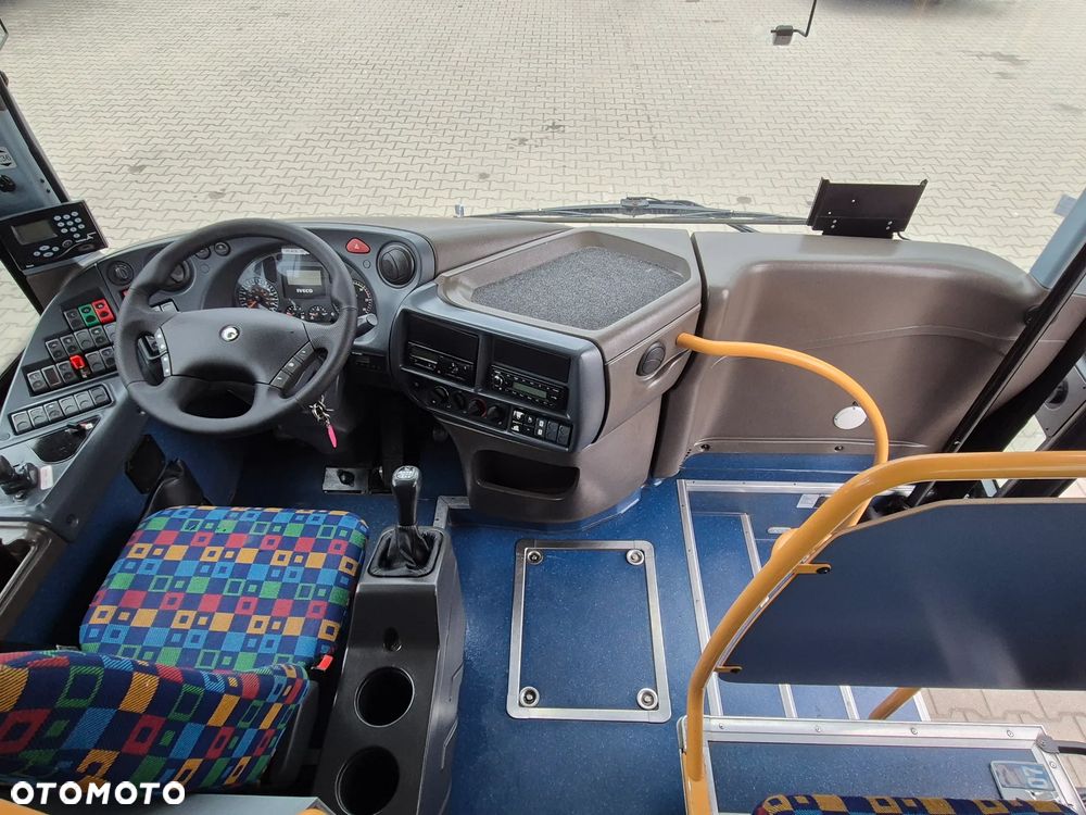 Irisbus RECREO / SPROWADZONY / MANUAL / EURO 5 - 37