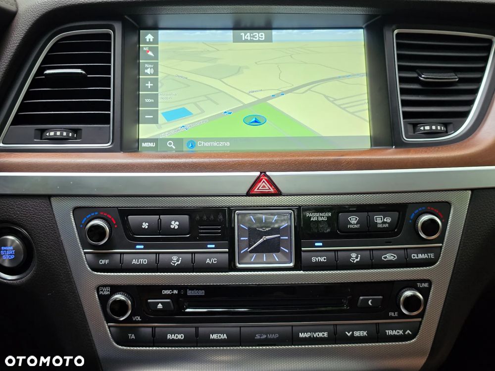 Hyundai Genesis 3.8 V6 GDI - 21
