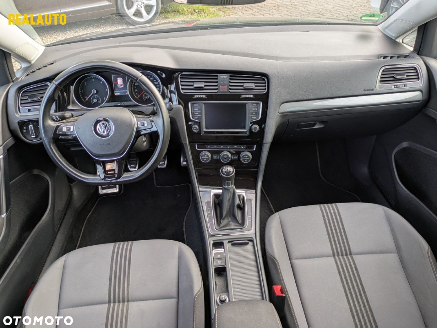 Volkswagen Golf - 5