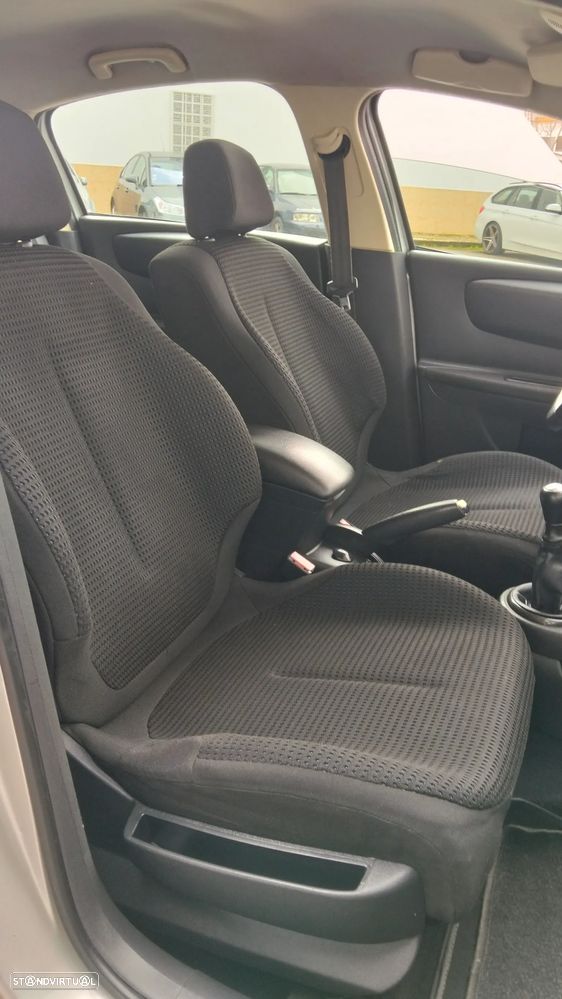 Citroën C4 1.6 HDi SX - 6