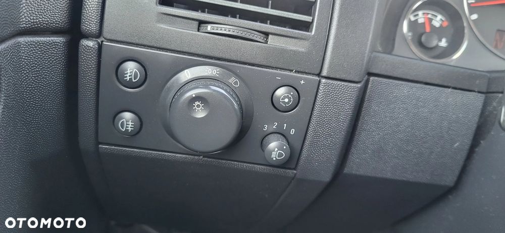 Opel Meriva - 21