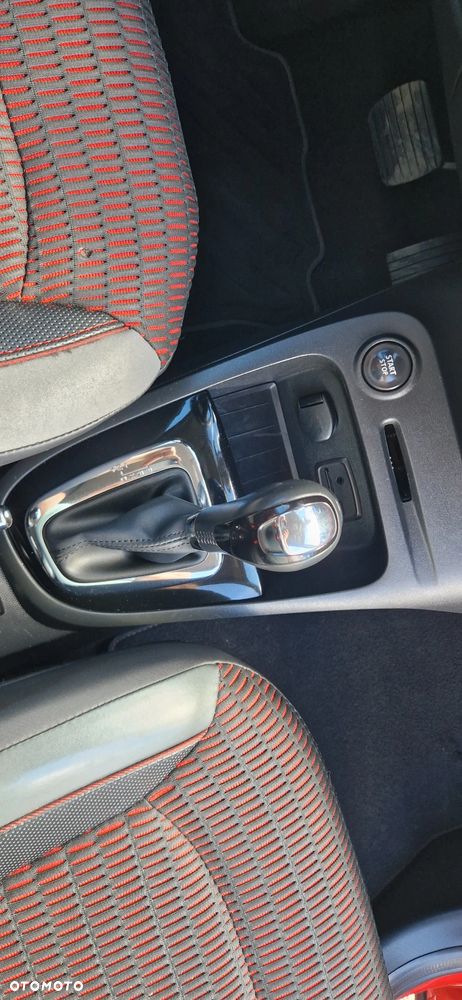 Renault Captur 1.2 TCe Helly Hansen EDC - 38