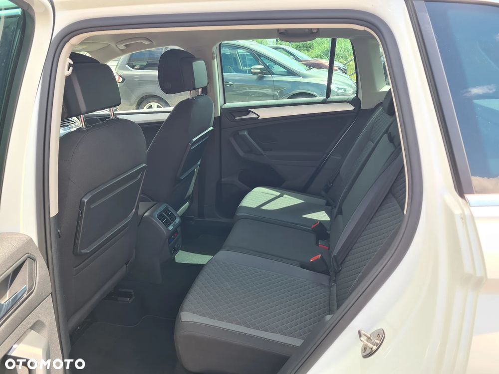 Volkswagen Tiguan - 15