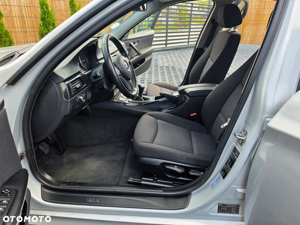 BMW Seria 3 318d DPF - 25