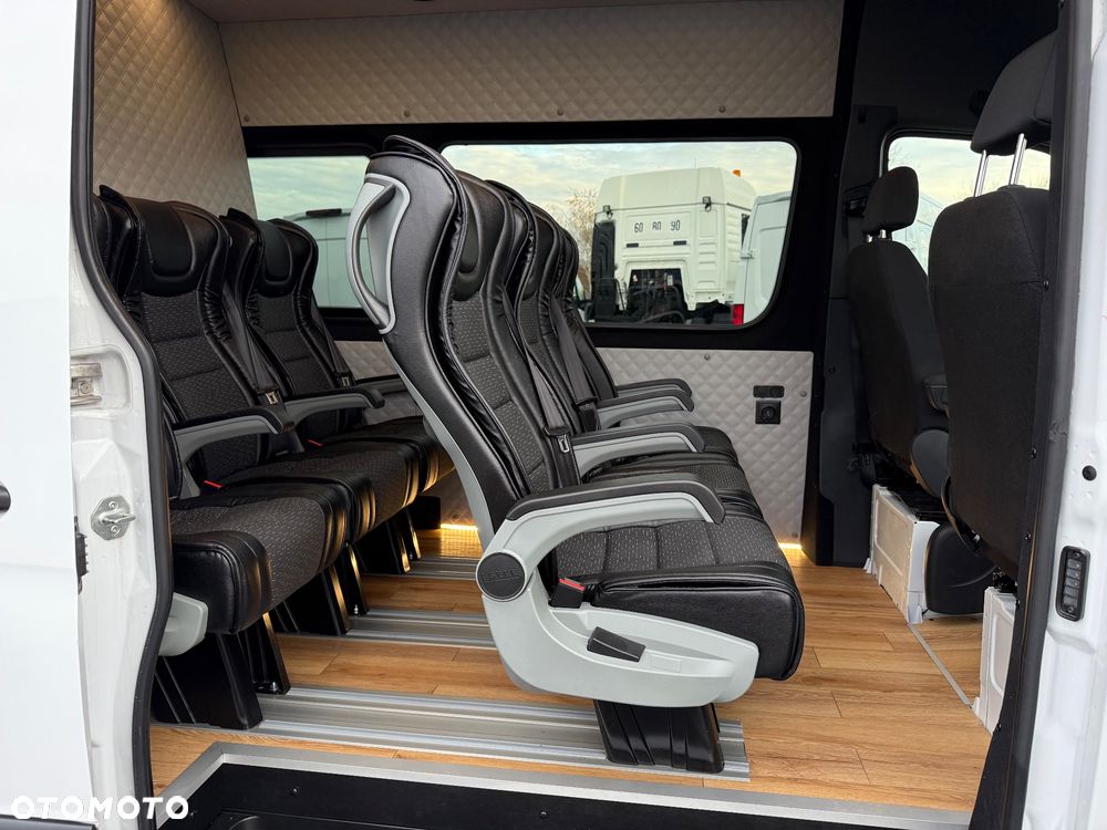 Mercedes-Benz Sprinter - 2