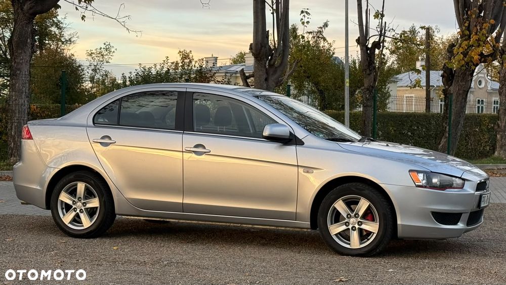 Mitsubishi Lancer - 16