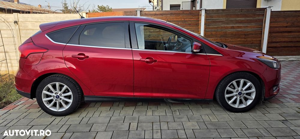 Ford Focus 2.0 TDCI Powershift Titanium - 5