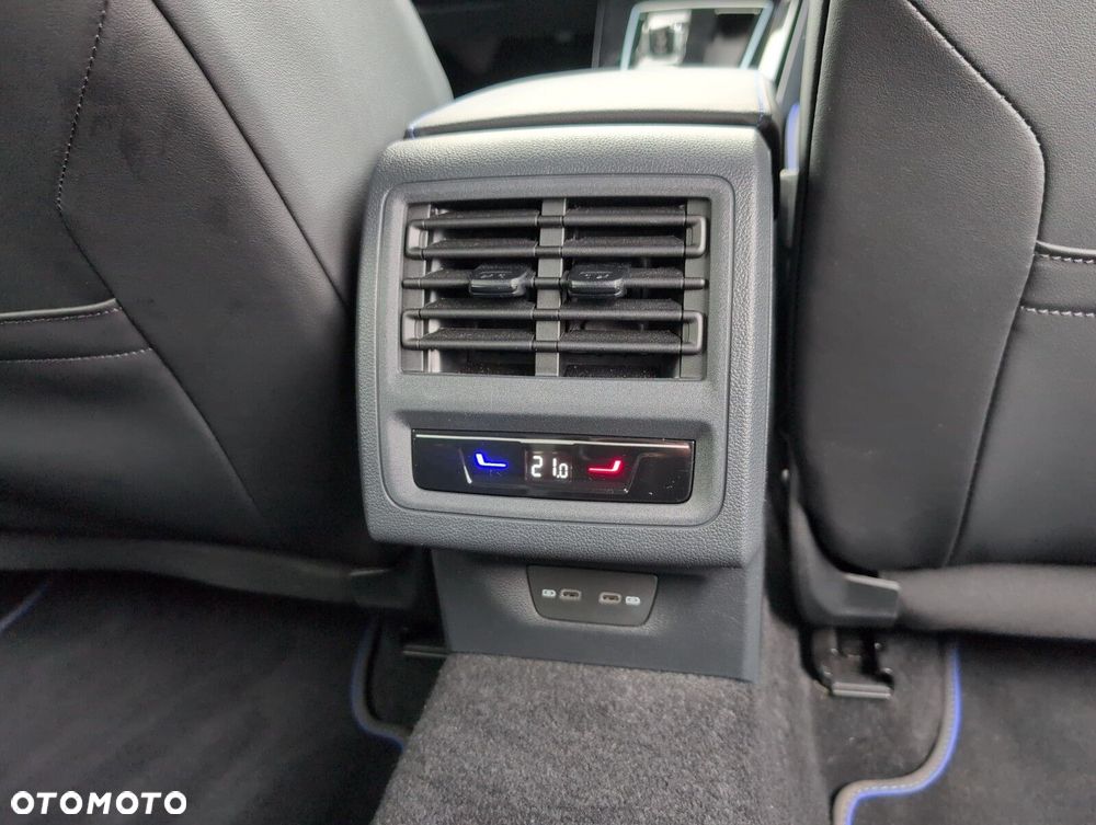 Volkswagen Golf 2.0 TSI 4Motion R DSG - 14