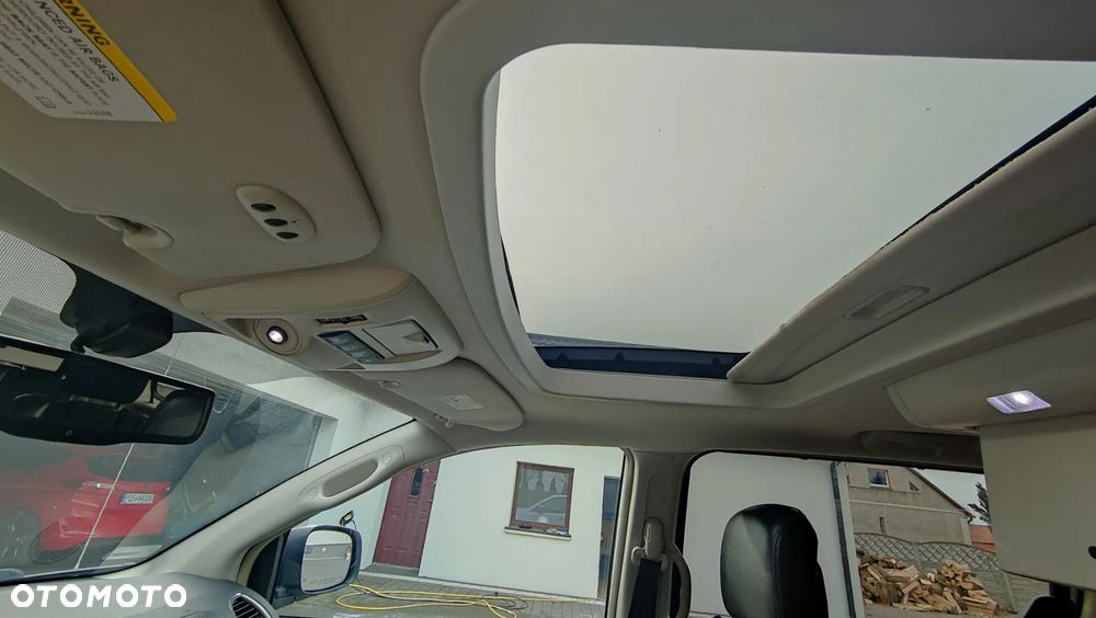 Chrysler Town & Country 3.6 Limited - 7