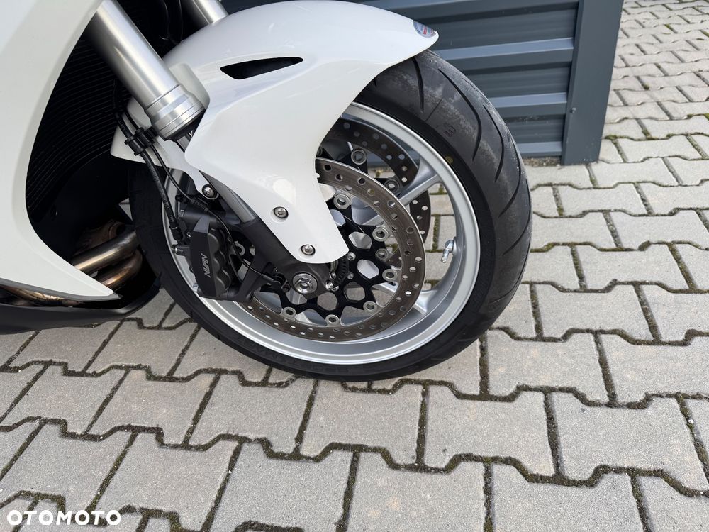 Honda VFR - 18