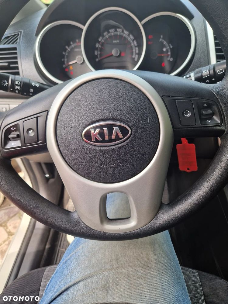 Kia Venga 1.4 CRDi L - 26
