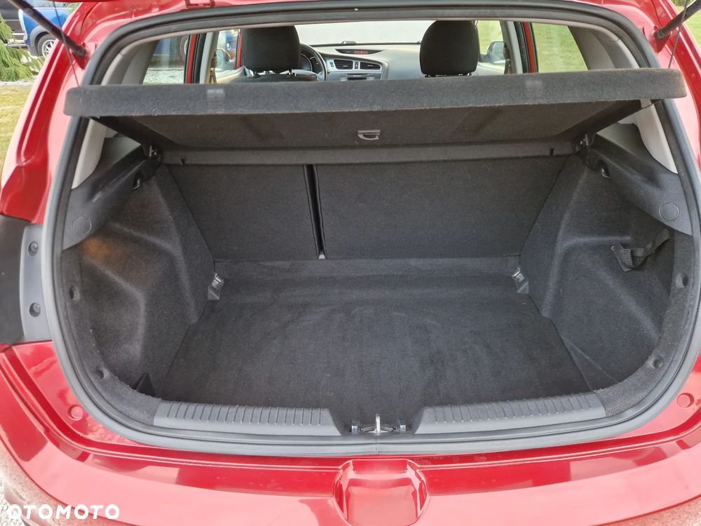 Kia Ceed 1.4 CVVT Fifa World Cup Edition - 40